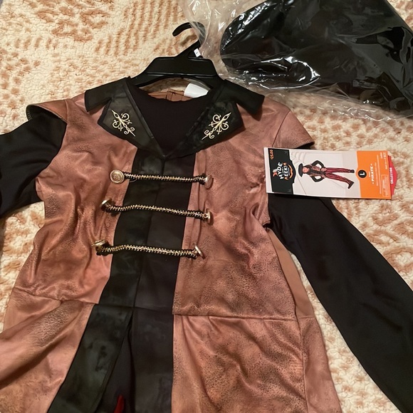 NWT Pirate costume size Large - Picture 2 of 6